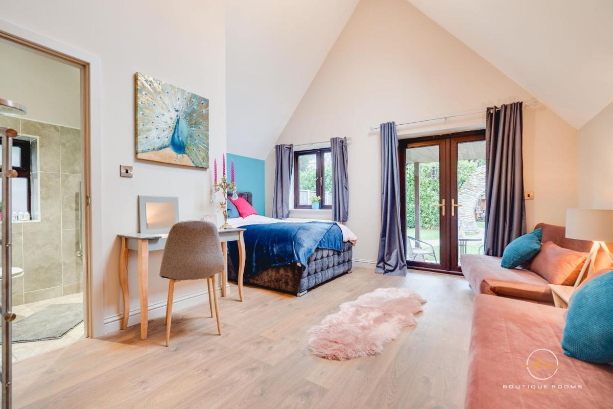 The Retreat Sauna & Hot Tub Boutique Rooms - Housity