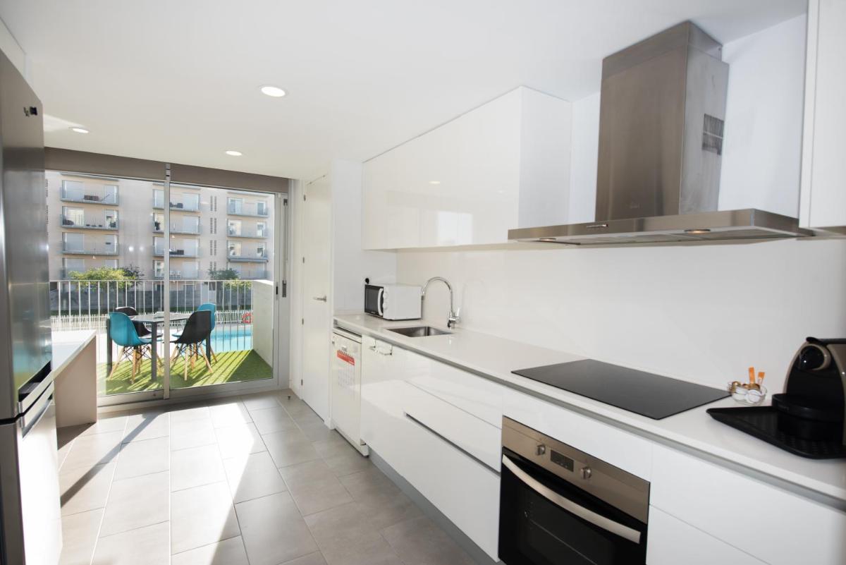 Suitetrails - LOVELY NEW APARTMENT 5 Min WALK TRAIN STATION 7 Min TO CALAFELL BEACH