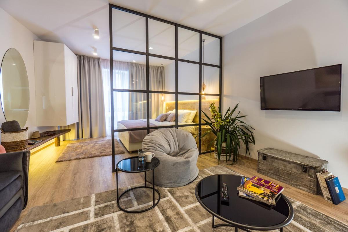 Glossy Lodge - Hizvo