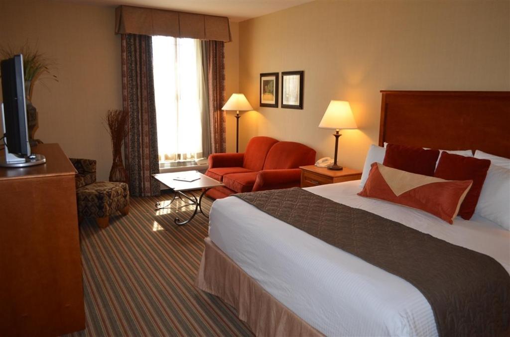 Inn at Cross Keys Station - Housity
