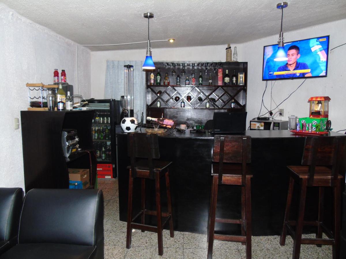 El Centro Hotel - Housity
