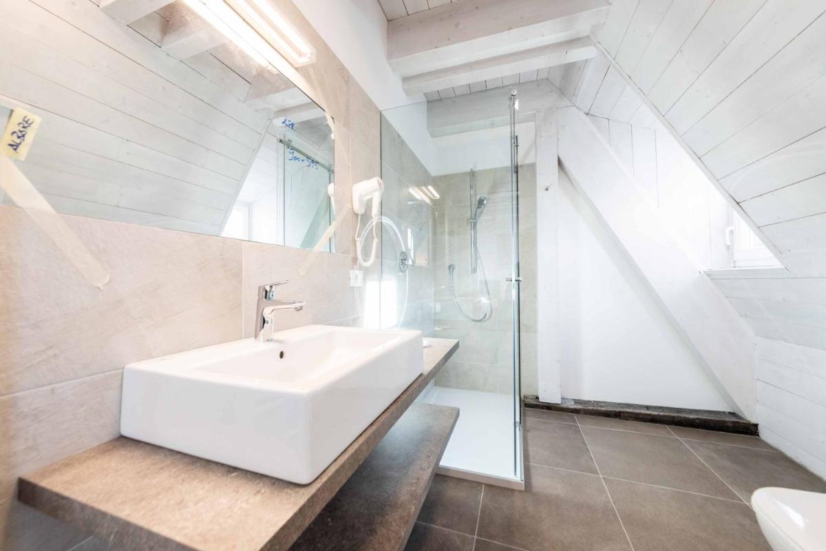 Stay COOPER l Guesthouse zum Löwen - Housity