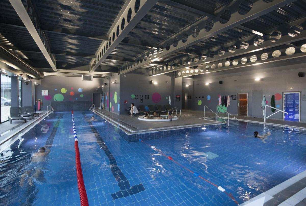 Village Hotel Bristol Filton - Housity
