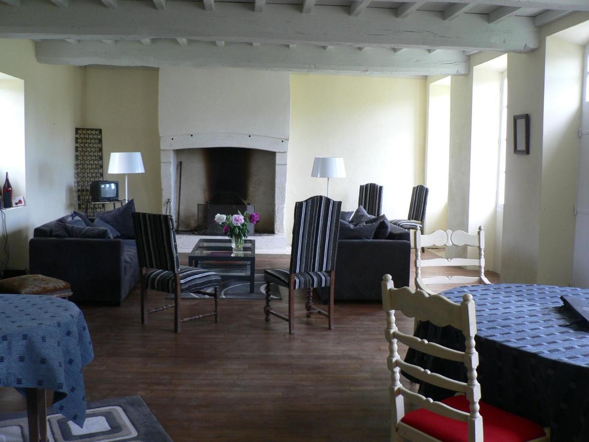 Chambres d\'Hôtes et Gîtes du Château de Clauzuroux - Housity