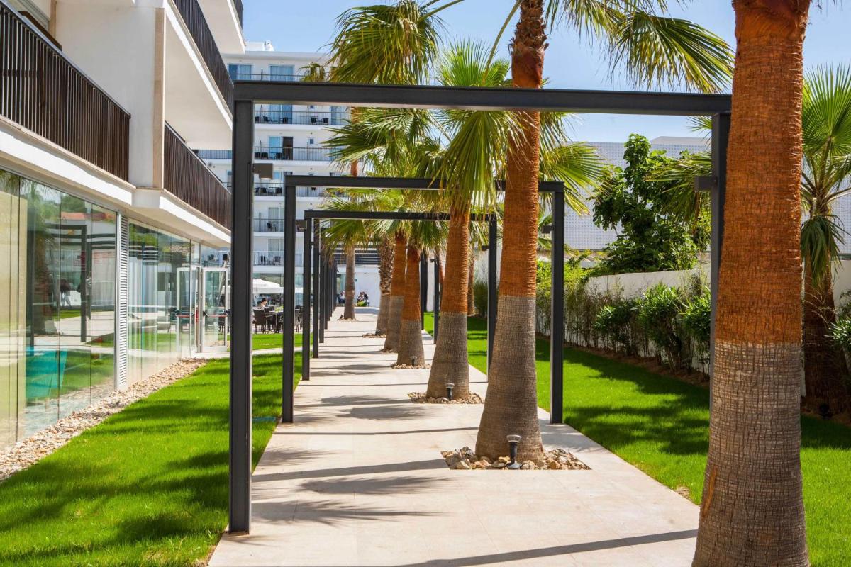Jardín al aire libre en JS Palma Stay - Adults Only