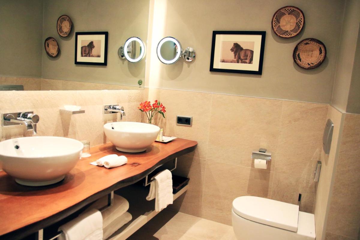 Un baño de Lindner Hotel Mallorca Portals Nous, part of JdV by Hyatt