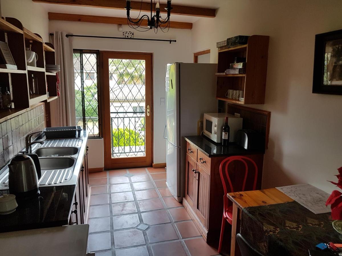 10 Alexander B&B - Housity