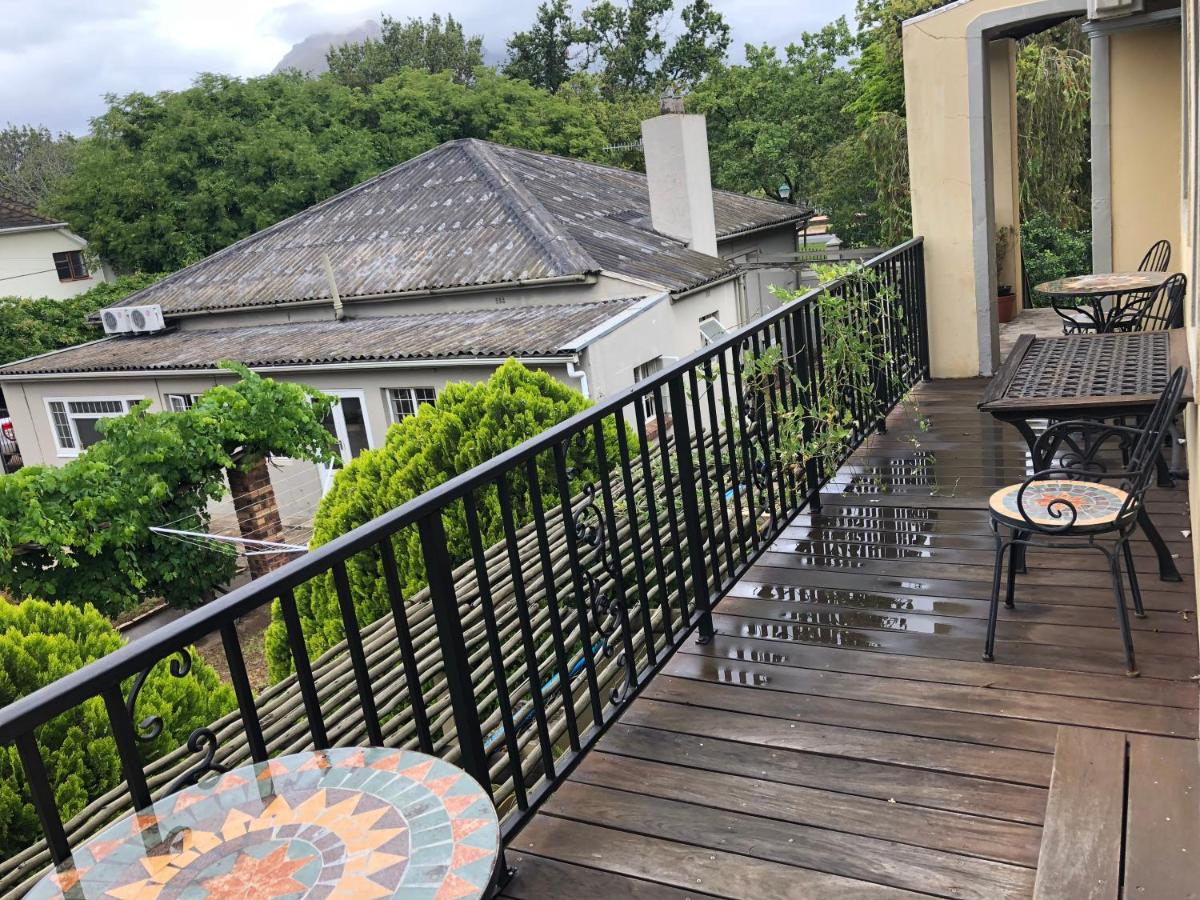 10 Alexander B&B - Housity