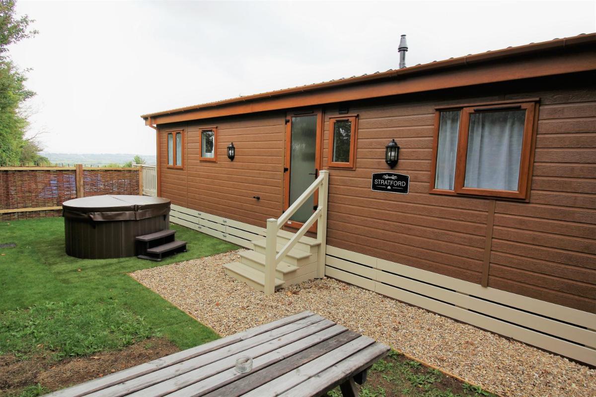 Bucklegrove Holiday Park - Housity