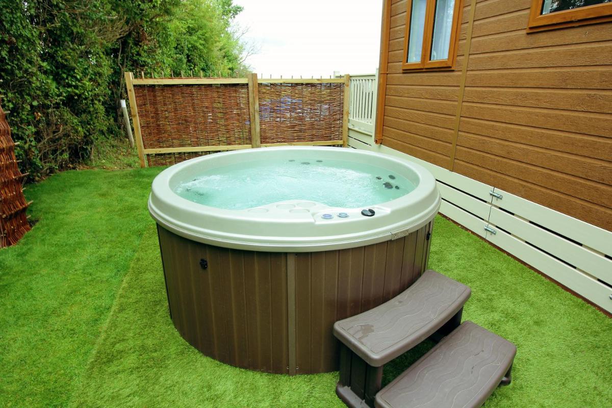 Bucklegrove Holiday Park - Housity