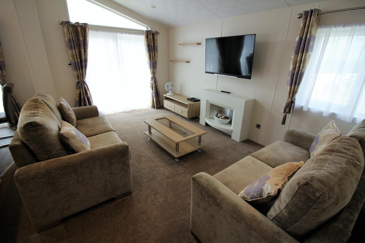 Bucklegrove Holiday Park - Housity