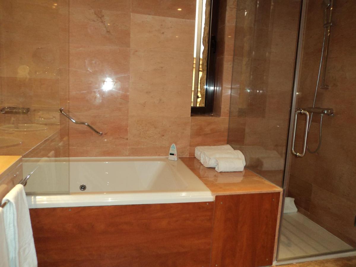 Un baño de Parador de Lorca