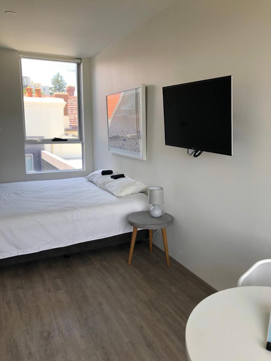 Bondi Beach Studio Penthouse Suite + Balcony - Housity