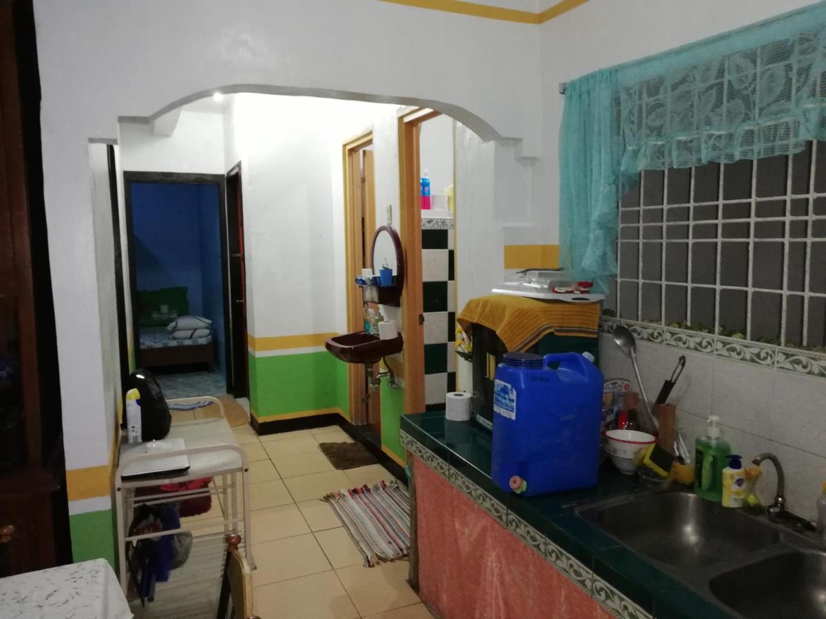 Arlleane Sidney's Relaxation Home Big Family Blue Room - Housity