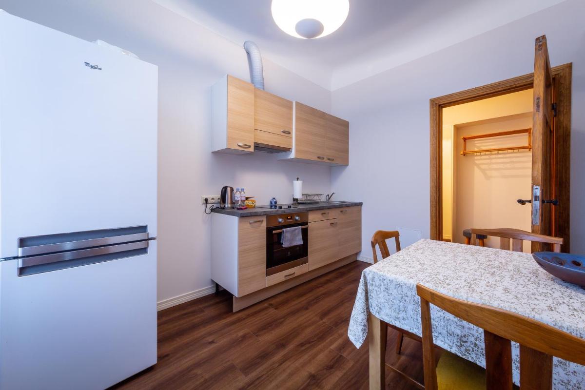 Stories Writer's AP 40sqm Renovated Free parking - Housity