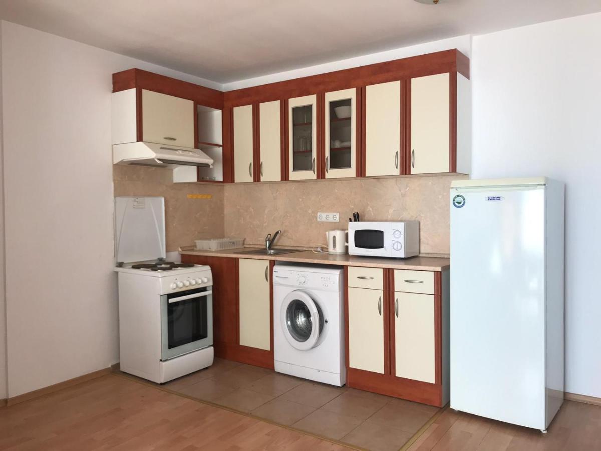 Suitetrails - Kalina Private Apartments in Marina View Fort Beach, Sveti Vlas