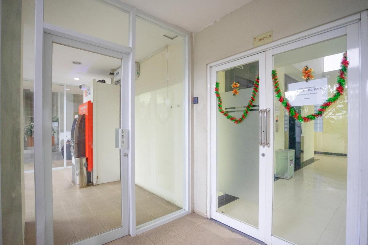 Suitetrails - RedDoorz Apartment at Bogor Valley