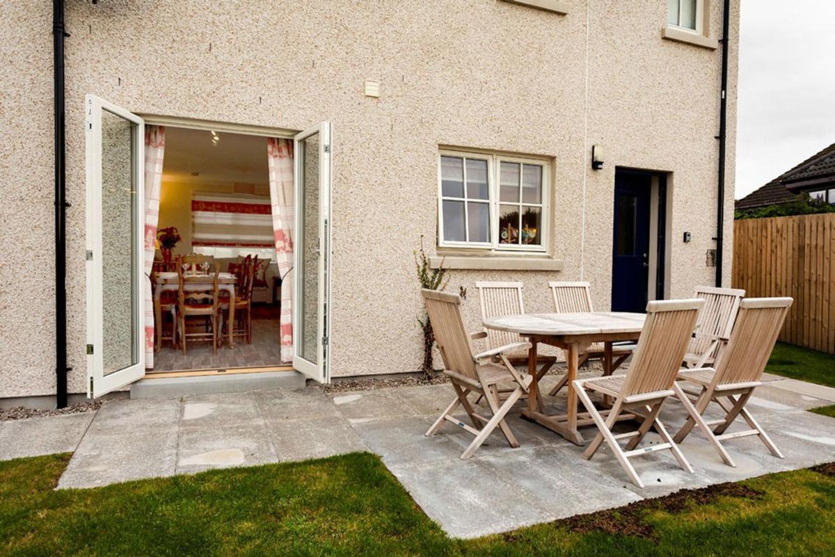 6 Grant Crescent - Housity