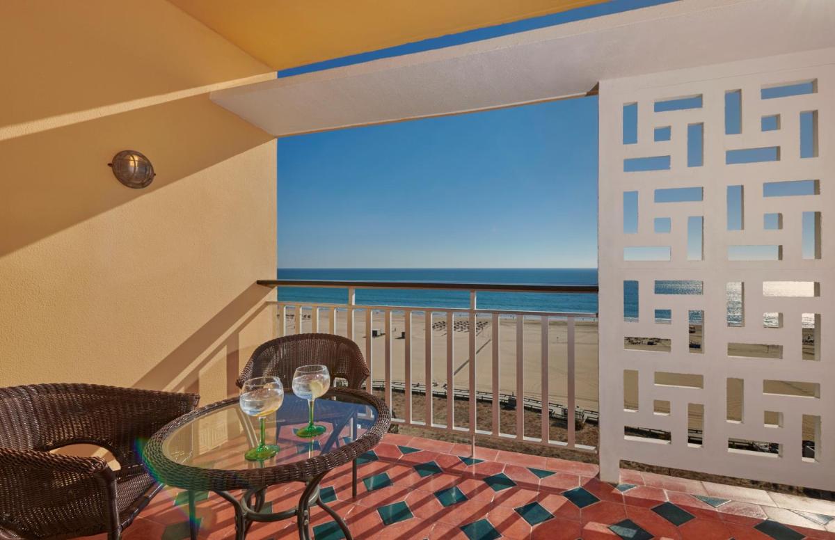 Uma área de estar em Algarve Casino Hotel