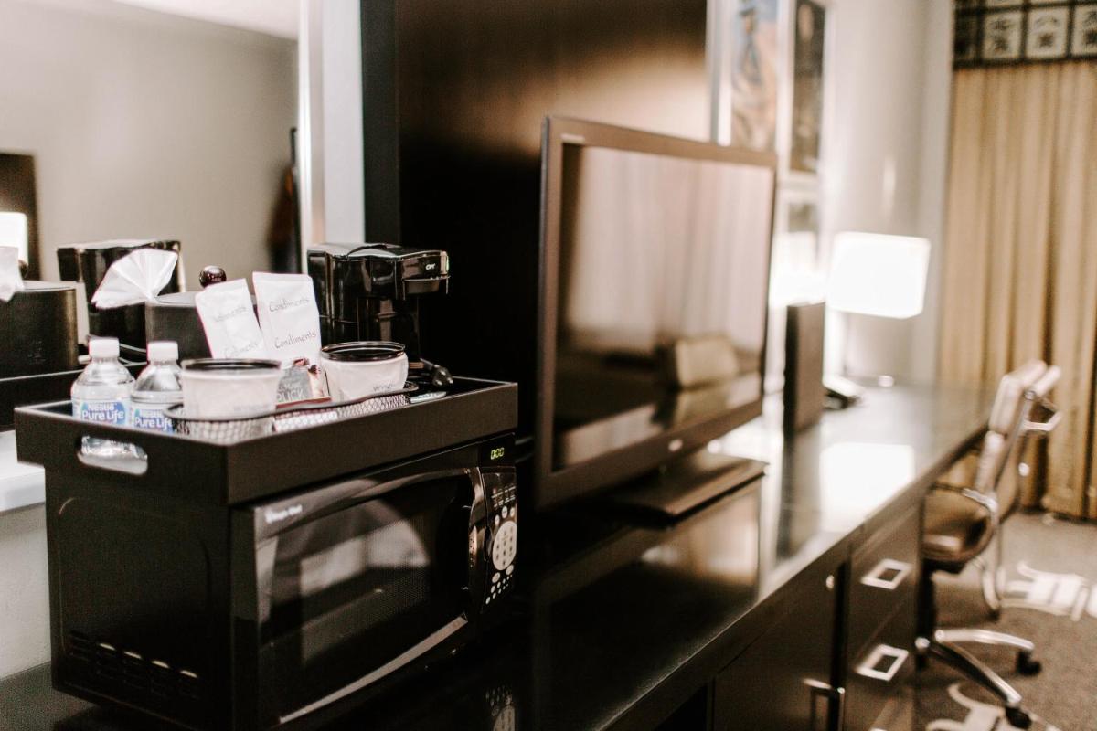Wyndham Garden Dallas North - Housity