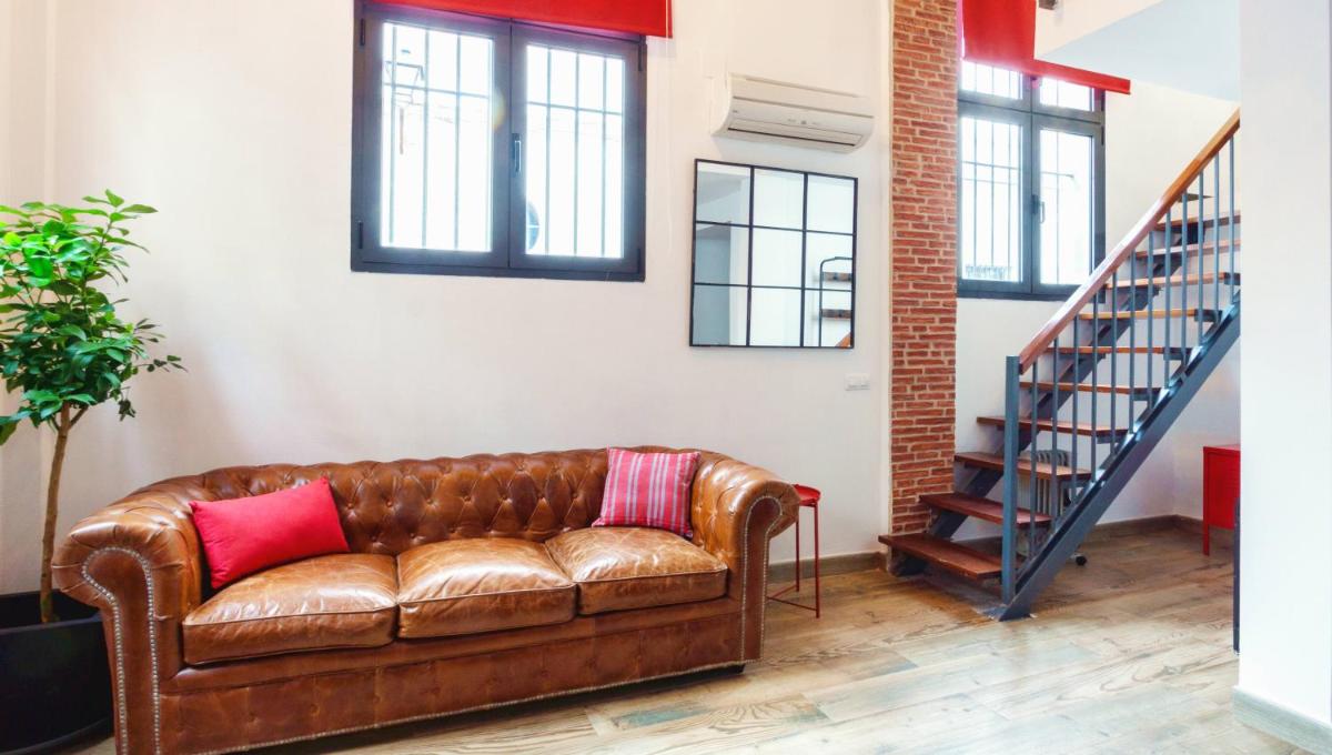 SimplyHosted El Teatro - Housity