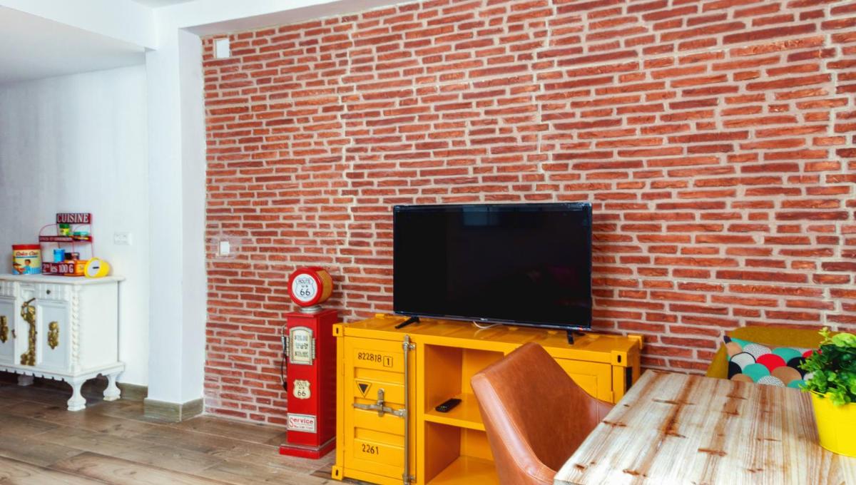 SimplyHosted El Teatro - Housity