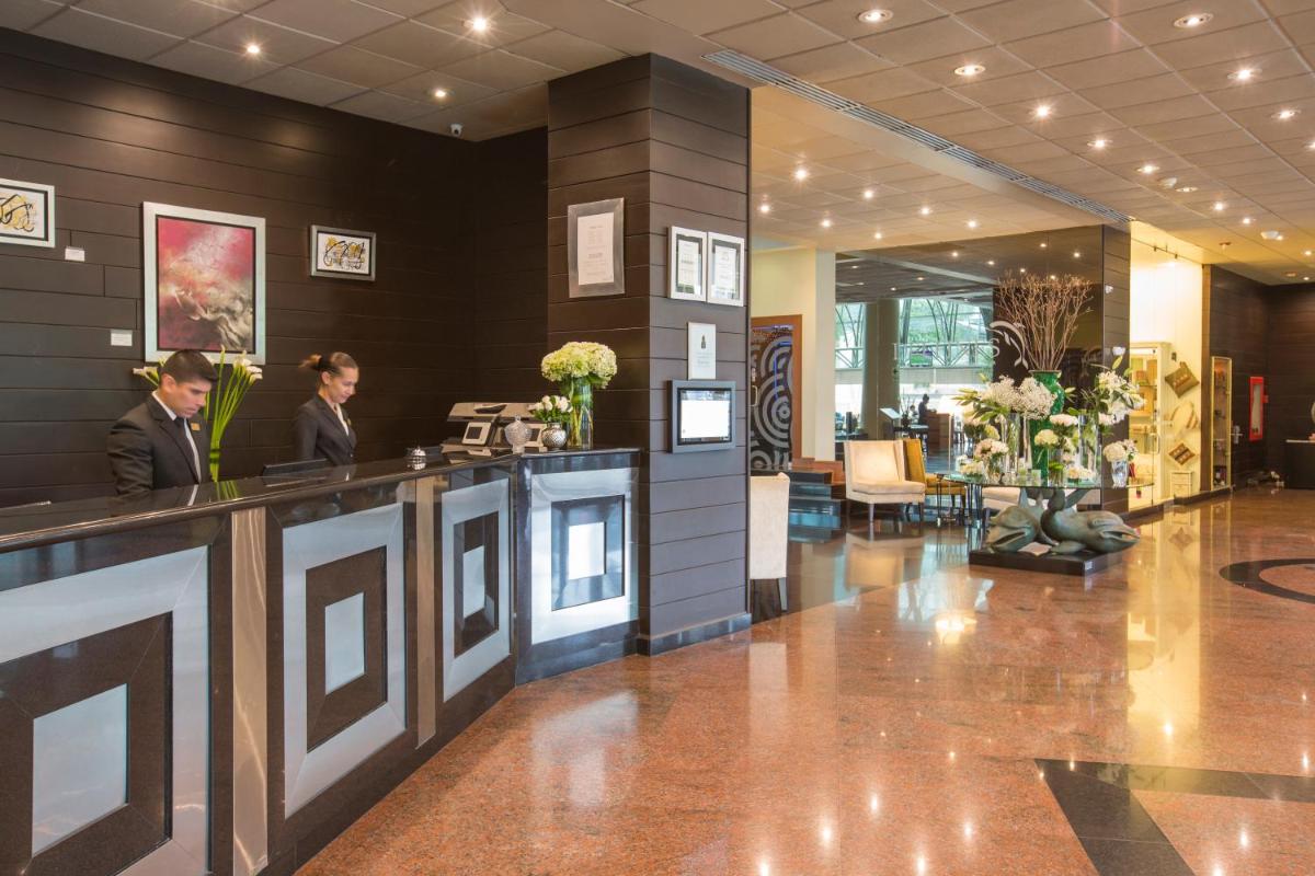 Suitetrails - Delfines Hotel & Convention Center