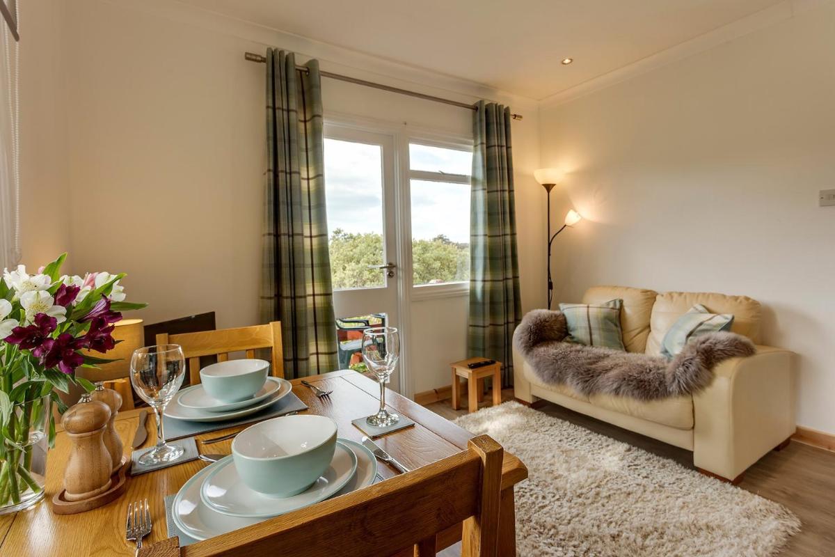 Loch Broom Cabins Seaviews& Petfriendly - Housity