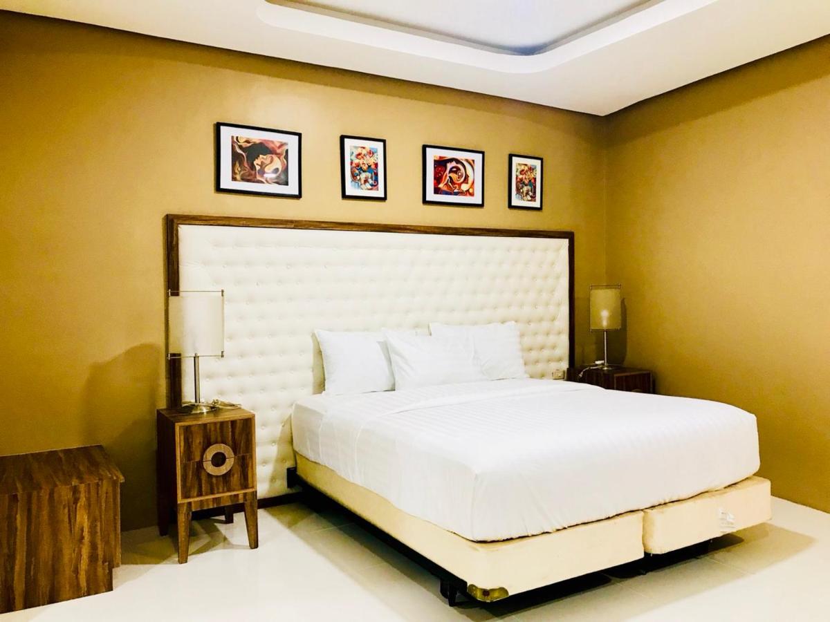 Dreamwave Hotel Polangui - Housity