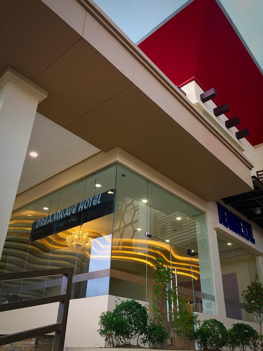 Dreamwave Hotel Polangui - Housity