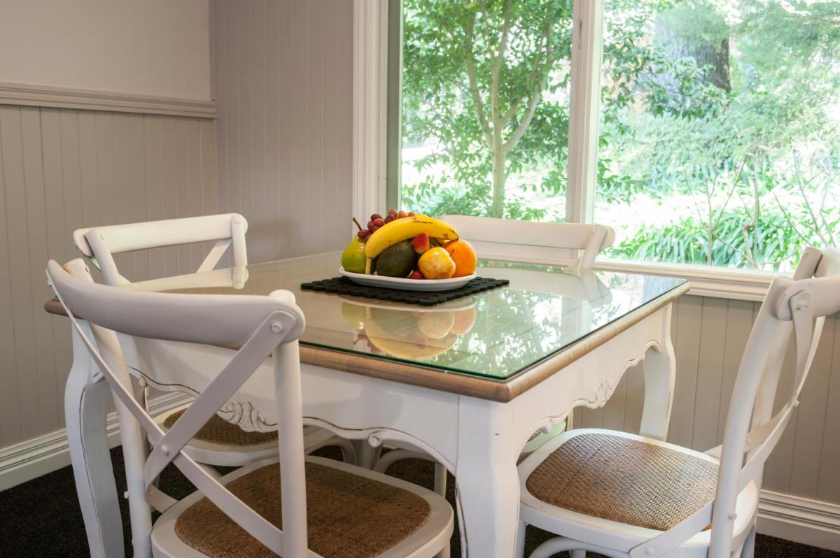 Clarendon Cottages - Housity