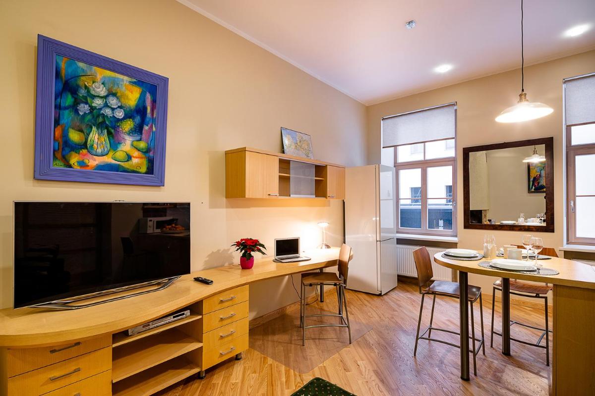 Kalnina Quiet Apartment in City Center - Housity