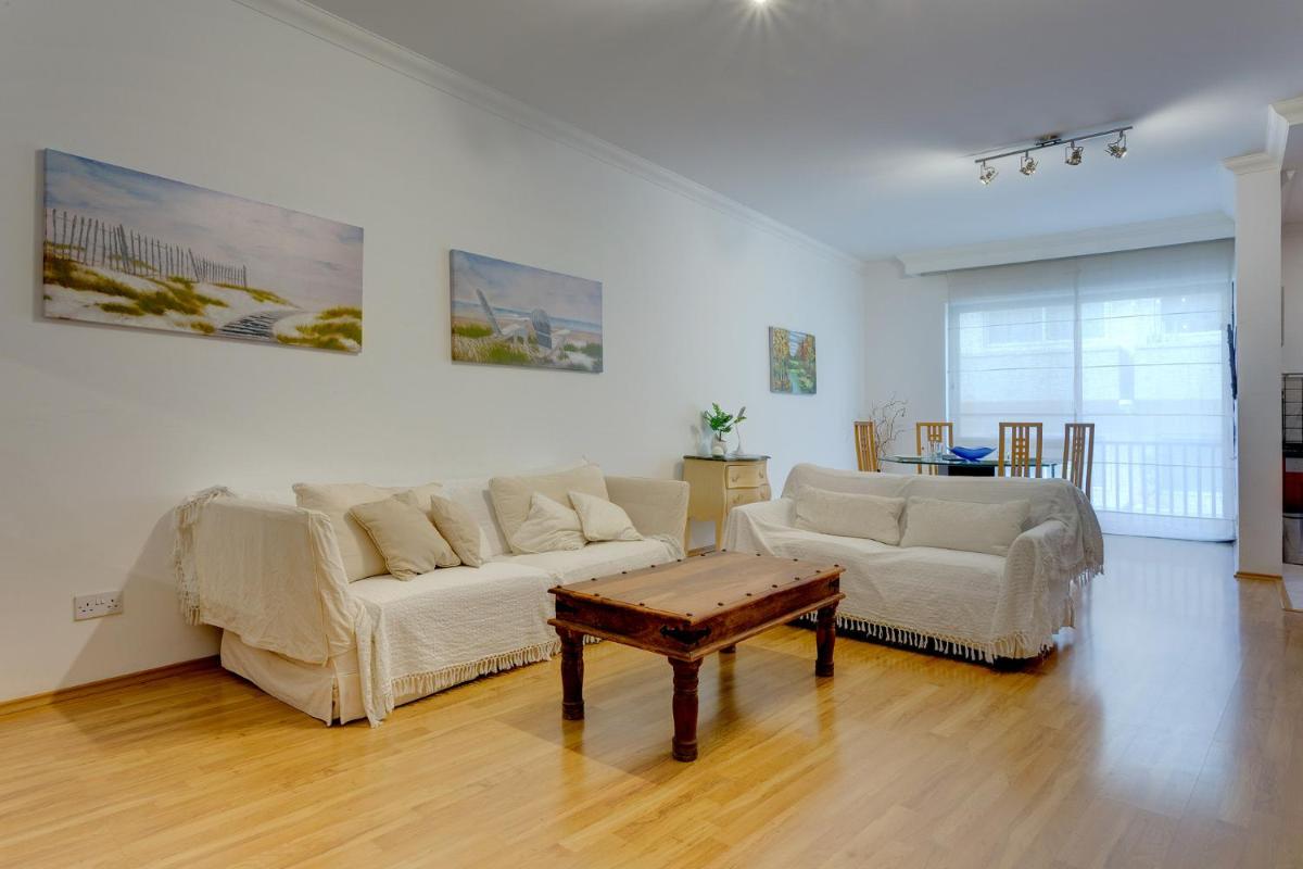 Central Apartment in St Julian's, Perfect for Families - Housity