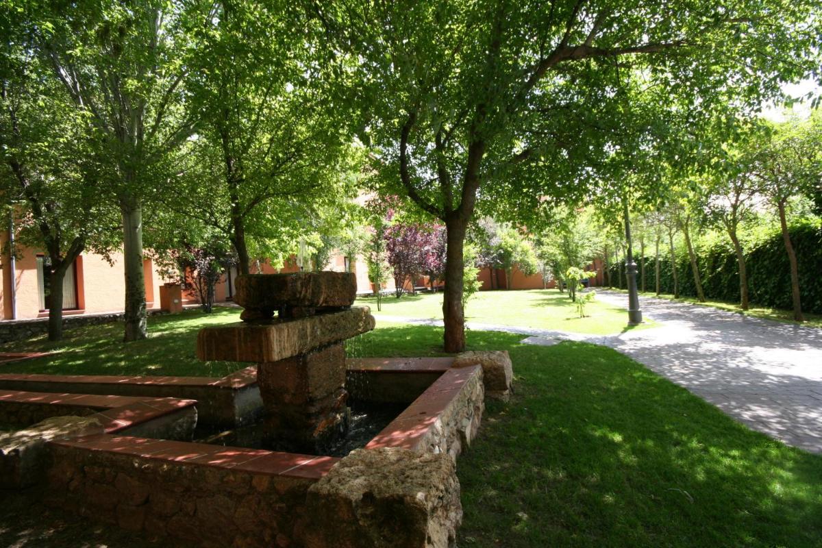 Jardín al aire libre en Hotel El Rancho