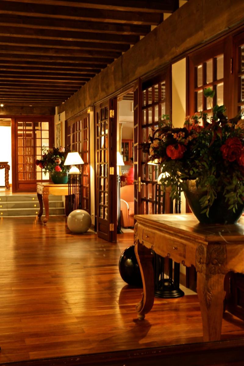 Zona de estar de Hotel El Rancho