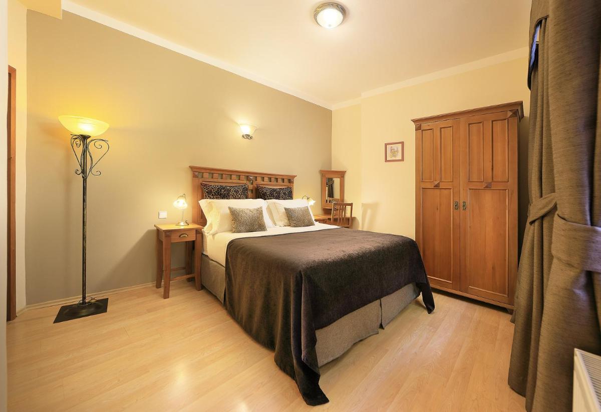Castle View Apartments - Housity