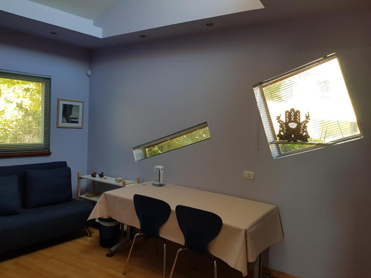 Bright, inviting, unique architecture, great location flat - Housity