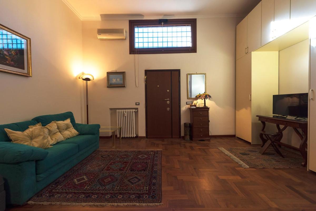 Toberto Apartment - Housity