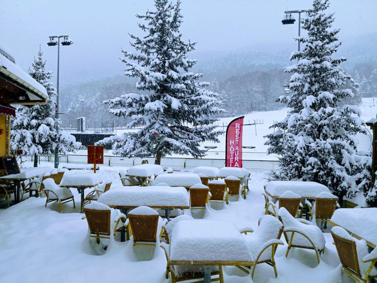 L'établissement Hôtel Espace Montclar en hiver
