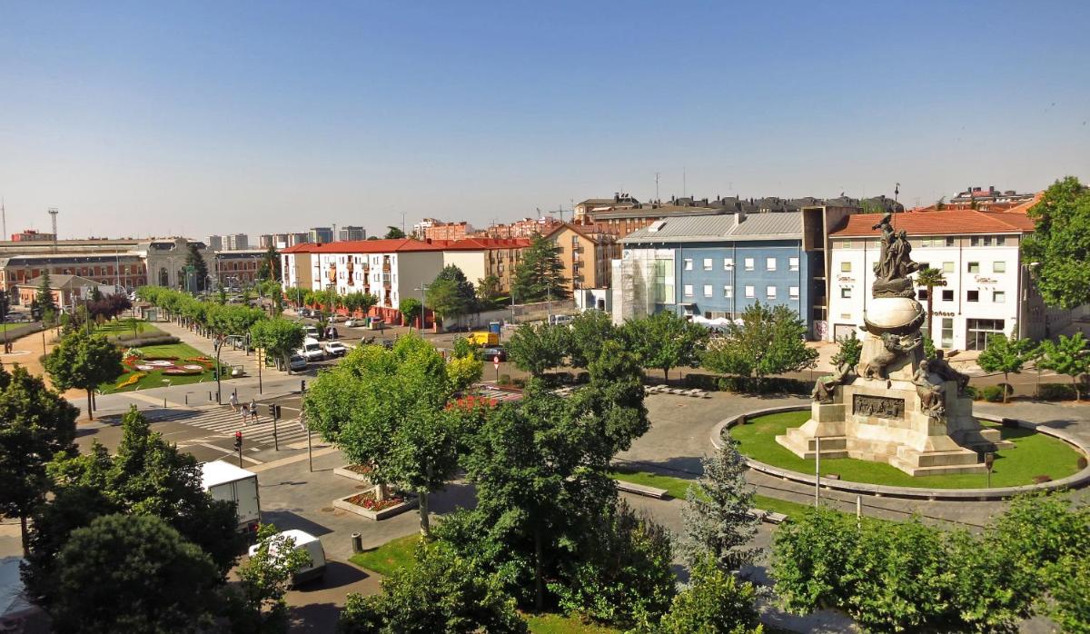 Hotel Colón Plaza - Housity