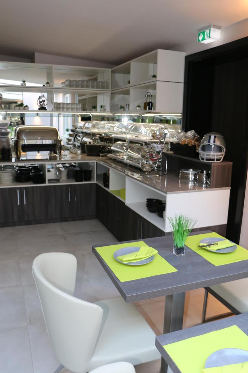 Star Apart Hotel Sachsenhausen - Housity