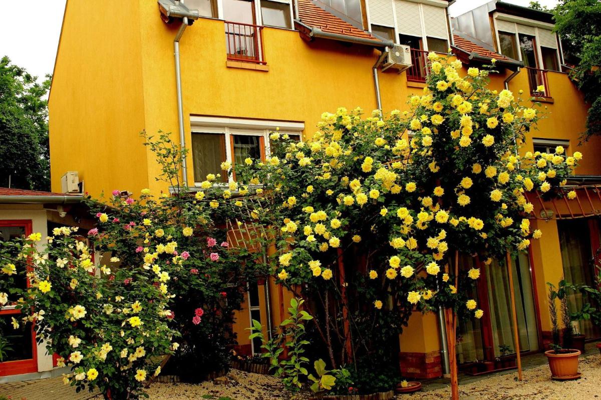 Centrum Apartmanház Pécs - Housity