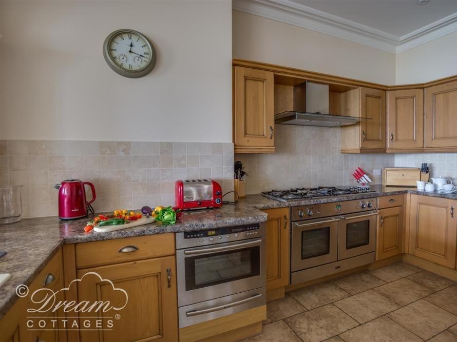 Beach View Apartment 2 - Housity