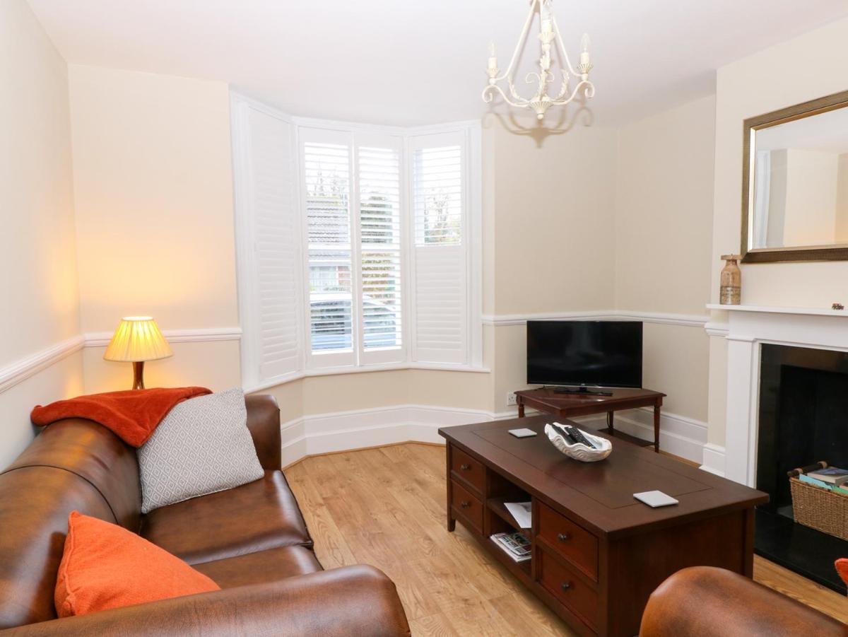 Newden Cottage - Housity