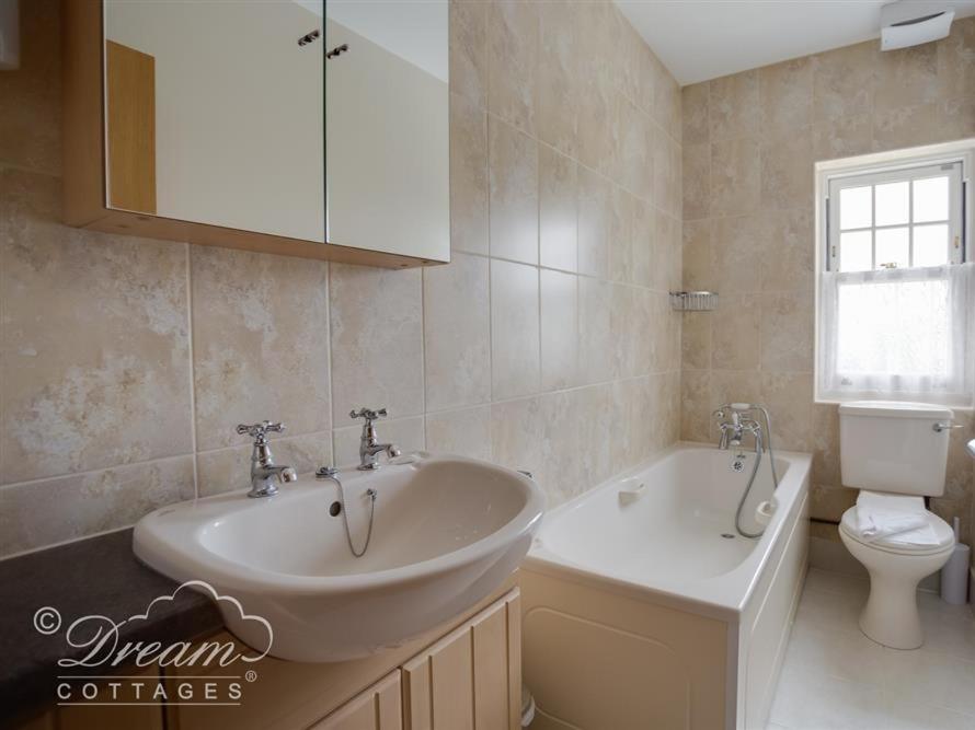 Beach View Apartment 3 - Housity