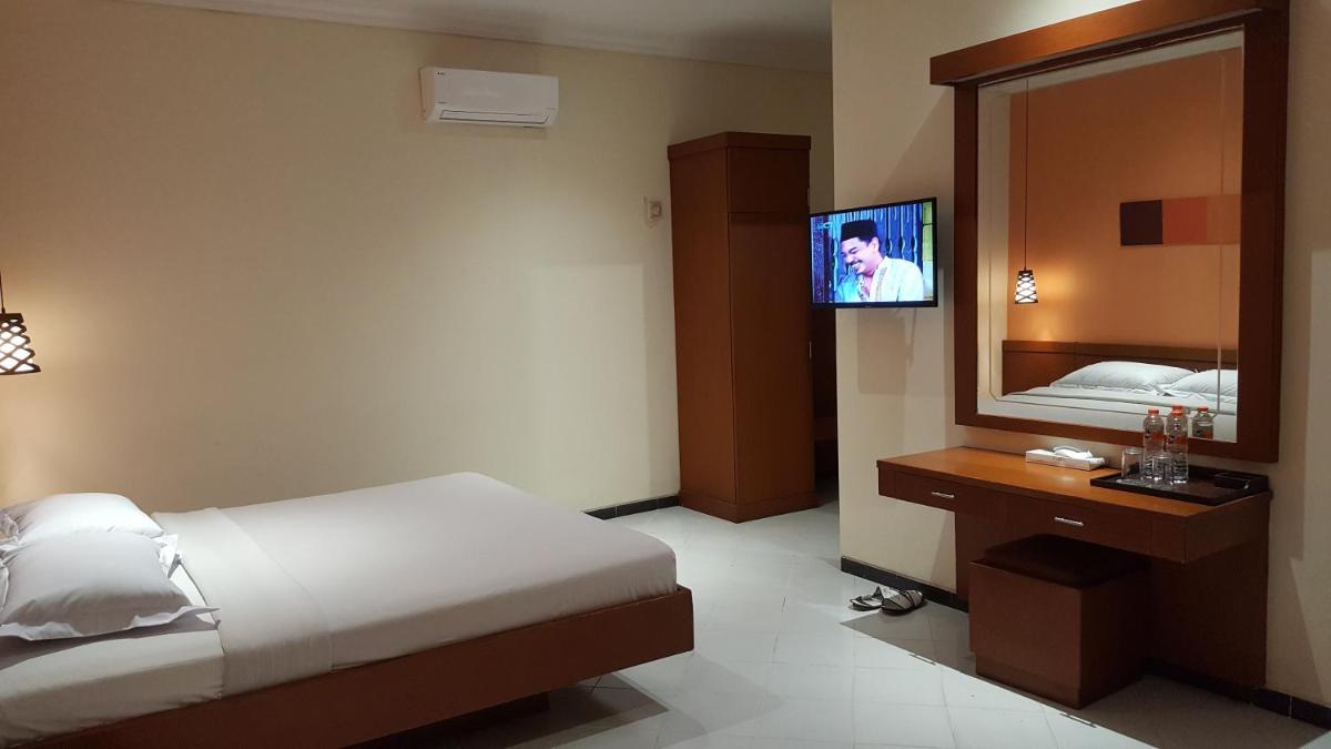 Plaza Hotel Semarang - Housity