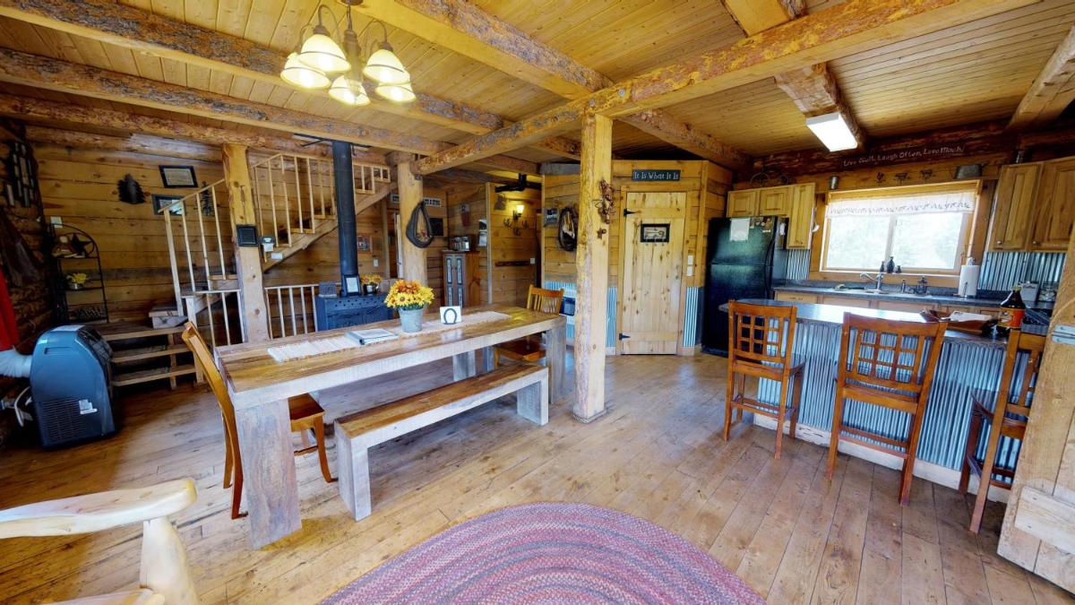 Canyon View Family Cabin, Deck, TV Room, Games, BBQ, Campfire - Housity