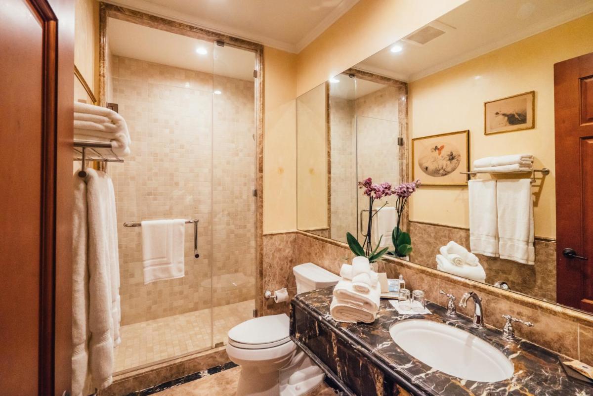 Sutter Mansion - Housity