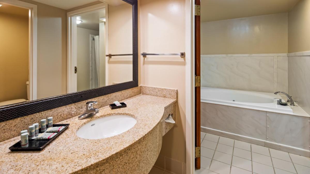 New Englander Inn Bennington - Housity