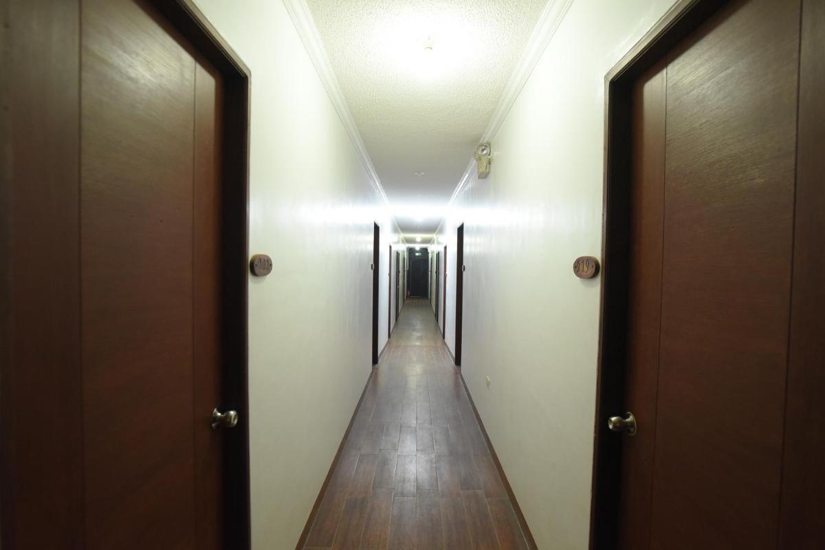 Suitetrails - RedDoorz Plus at Balai Sofia Bed & Breakfast Batangas